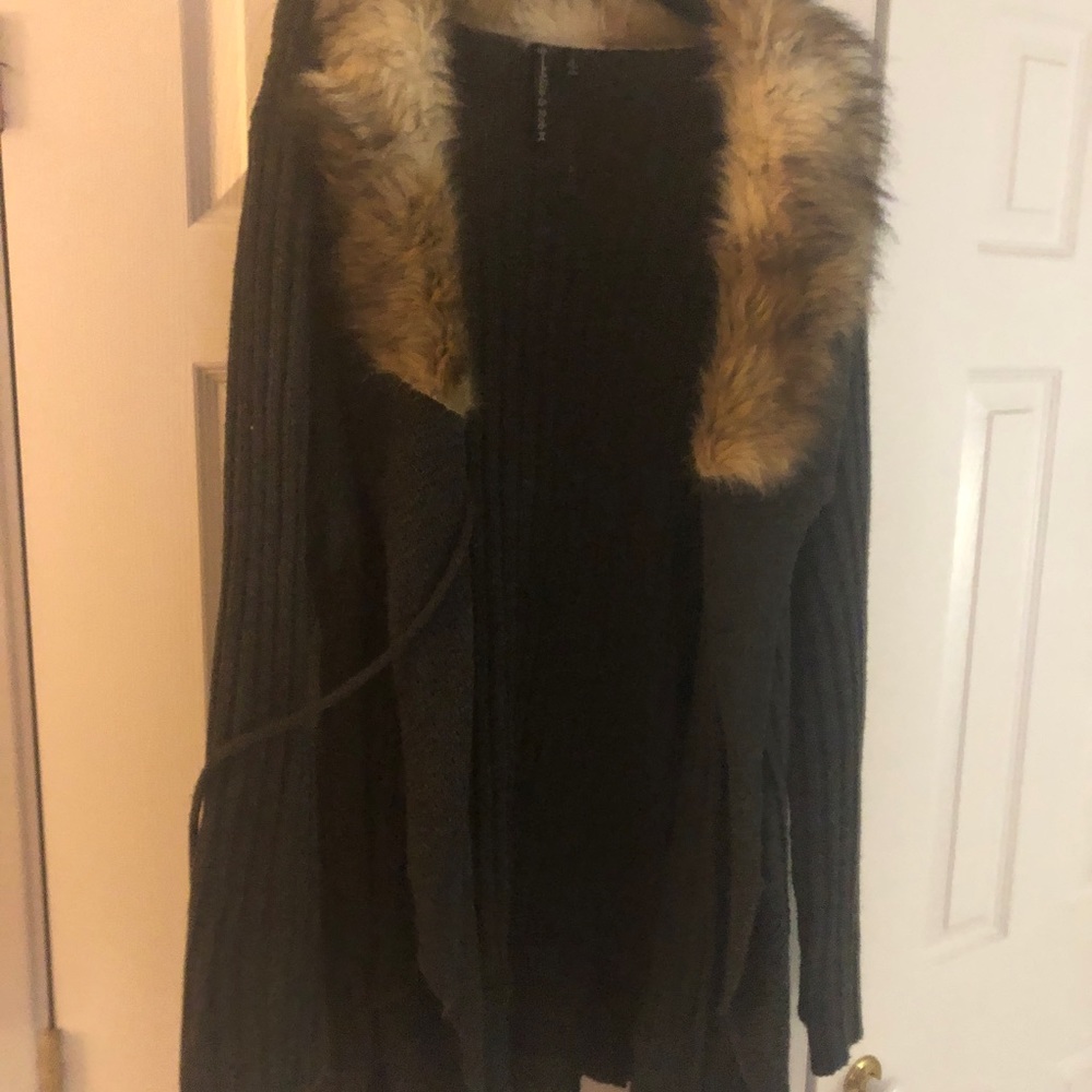 Cardigan - Picture 3 of 4